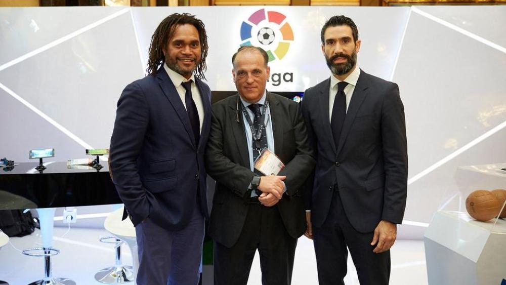 تيباس يتحدى المعارضين: "مباراة برشلونة وجيرونا ستُلعب في ميامي"