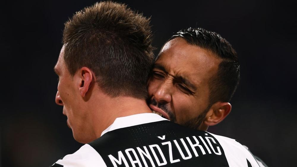 بنعطية يمازح زميله: "هذا هو ماندزوكيتش الغبي..."