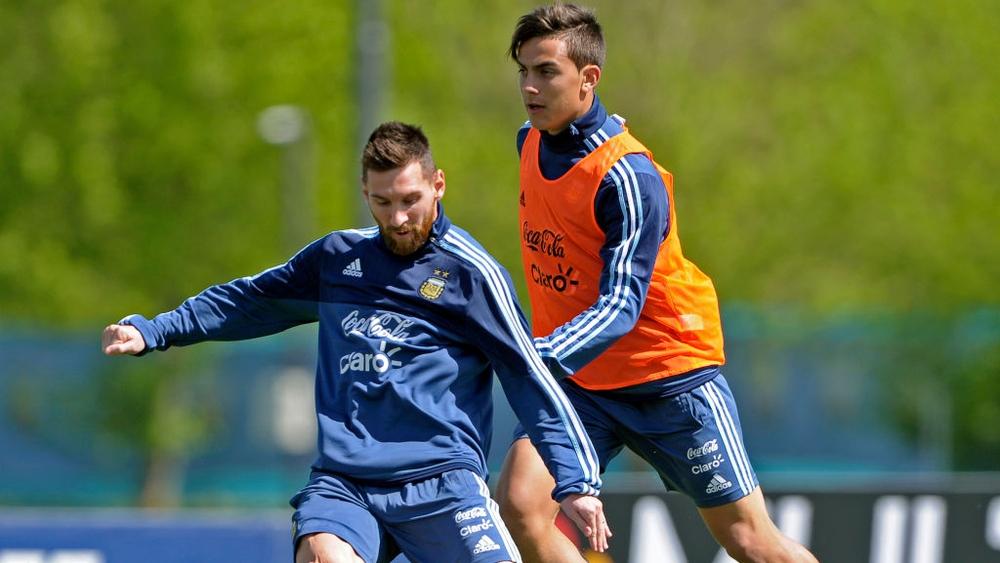 ديبالا: لا علاقة لنا بميسي