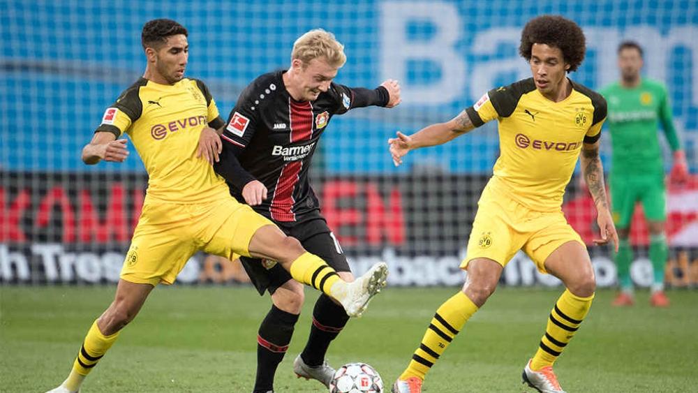 حكيمي يتحدث عن زملائه في دورتموند .. ويكشف "نصيحة" كارفخال