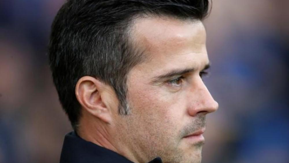 ماركو سيلفا: إيفرتون ليس أقل من مان يونايتد