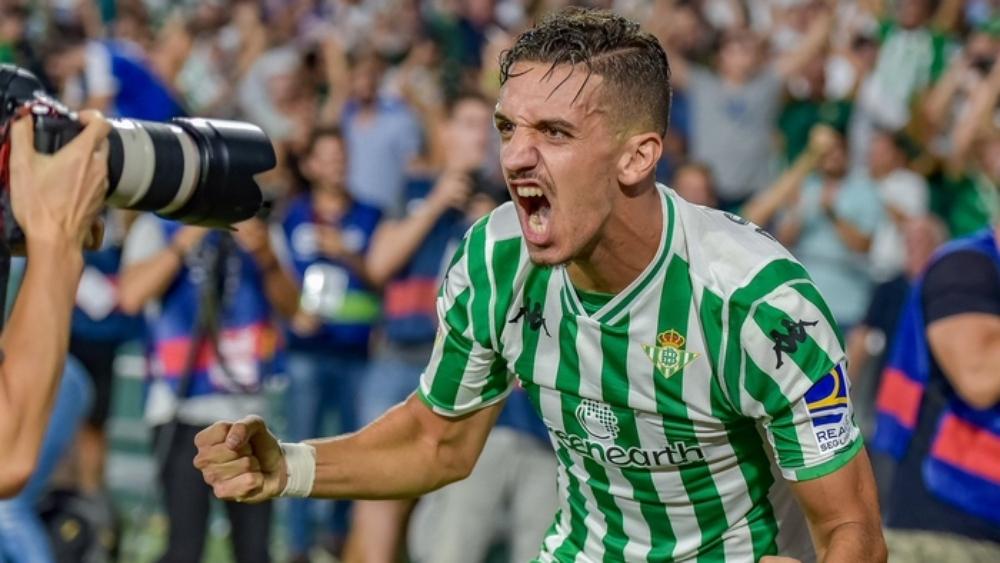 بيتيس يهزم ميلان.. وفضال يُسجل أول ظهور أوروبي له بدقيقة واحدة