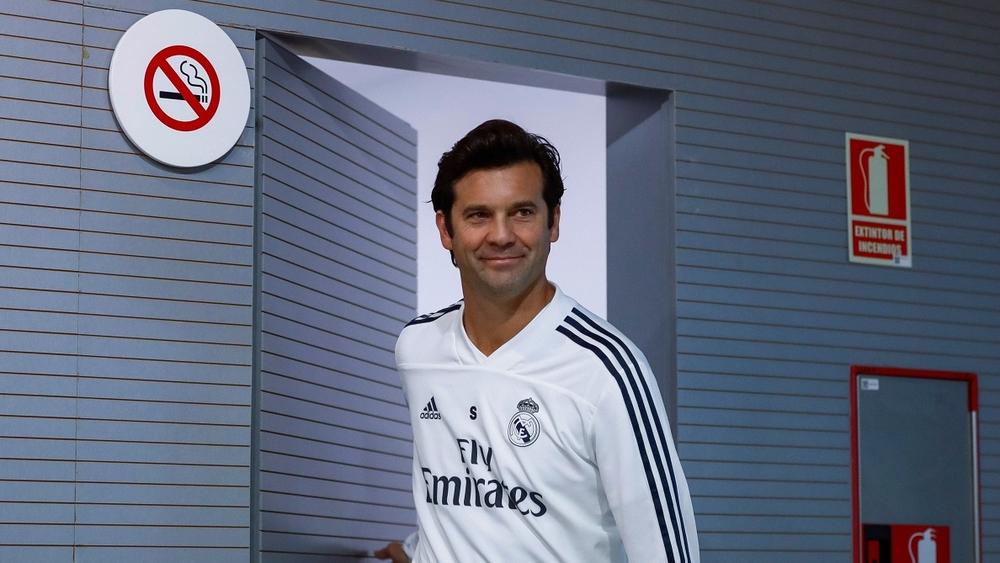 سولاري يحذر اللاعبين: "لا يوجد لاعب لا تناقش رسميته"