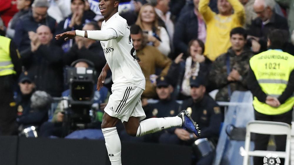 "الصاعد" فينيسيوس يُعبِّد طريق الفوز لريال مدريد على بلد الوليد