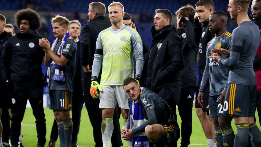 بالصور | ليستر يُكرم مالكه الراحل بانتصار وصور خالدة