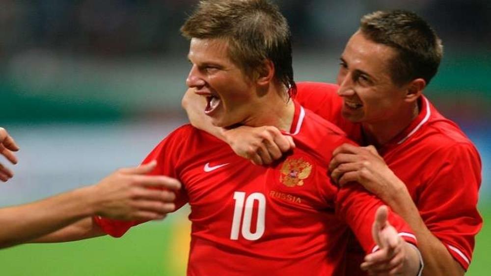 أرشافين يُعلن اعتزاله كرة القدم