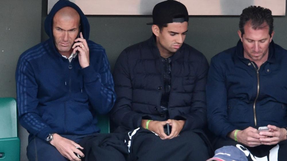 إنزو زيدان يكشف المجهول عن خطوة والده القادمة