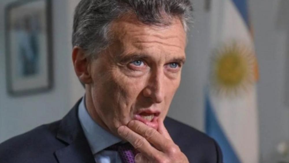 رئيس الأرجنتين يُهنئ أنصار ريفر بليت ويتوعدهم بالثأر