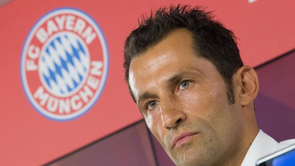 المدير الرياضي لبايرن ميونيخ يقرّ بصعوبة لقاء ليفربول