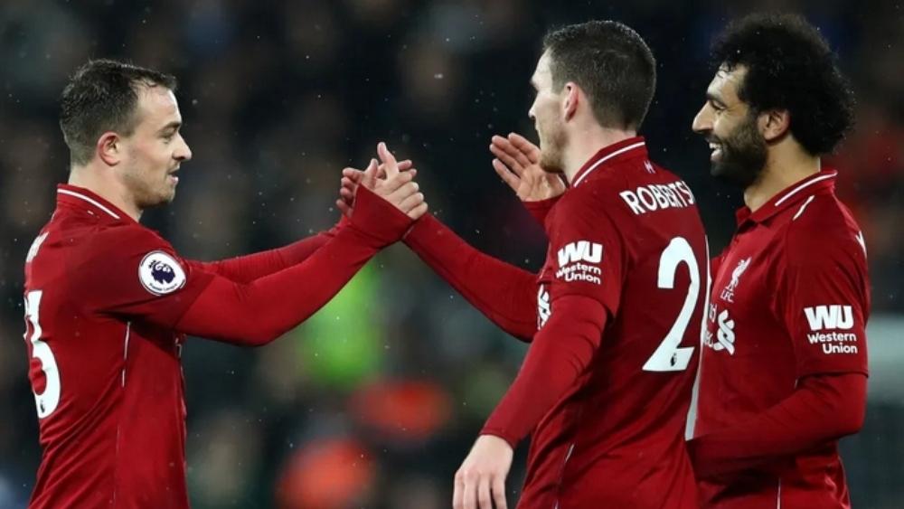 ليفربول يسعى للحفاظ على صدارته أمام "الذئاب"