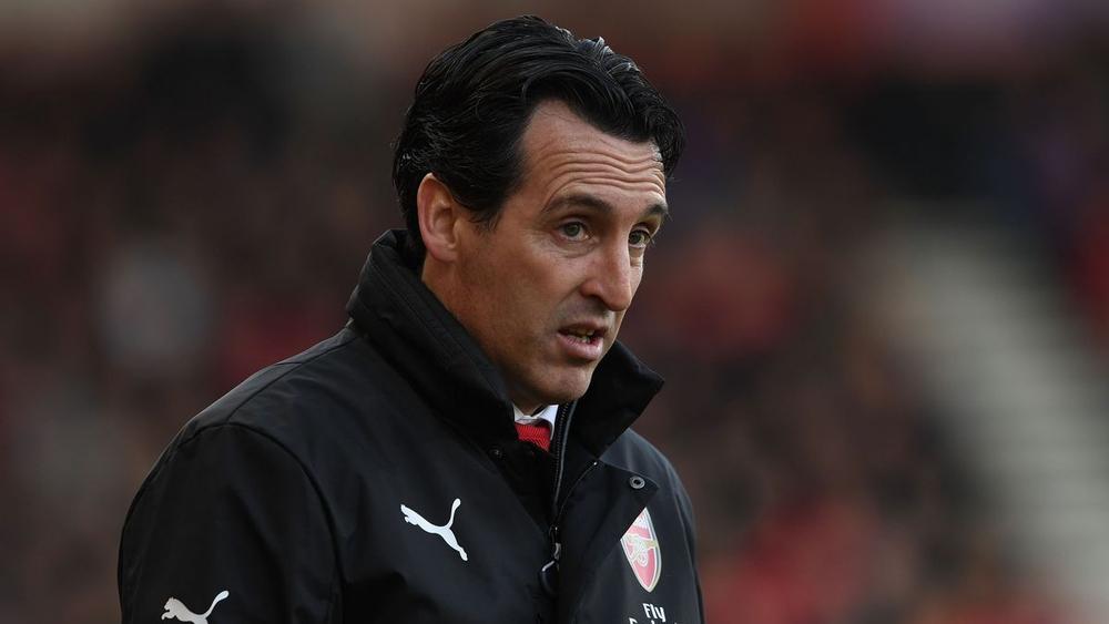 تغريم إيمري بعد واقعة "قارورة المياه"