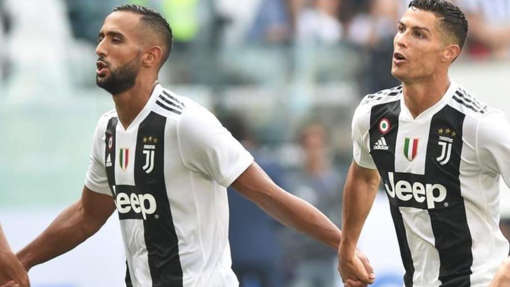 صورة .. بنعطية ورونالدو في مأدبة عشاء بالإمارات