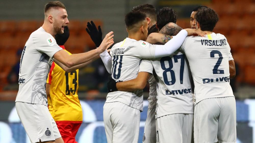 الإنتر يسحق بنفينتو في كأس إيطاليا أمام مدرجات فارغة