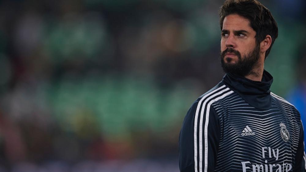 المان سيتي يصرف النظر عن إيسكو، فما السبب؟