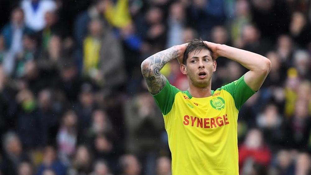 الشرطة تستأنف البحث عن طائرة المهاجم الأرجنتيني سالا