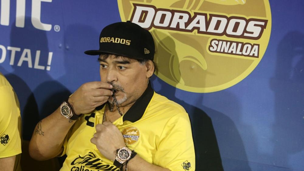 مارادونا: أتمنى أن يكون سالا على قيد الحياة