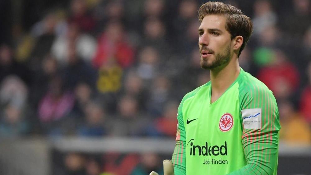 باريس سان جيرمان مُستعد للتخلي عن حارسه تراب نهائياً