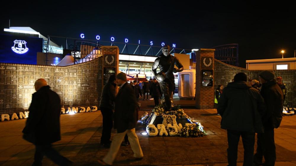 شاهد | كيف احتفلت جماهير إيفرتون بالخسارة من السيتي