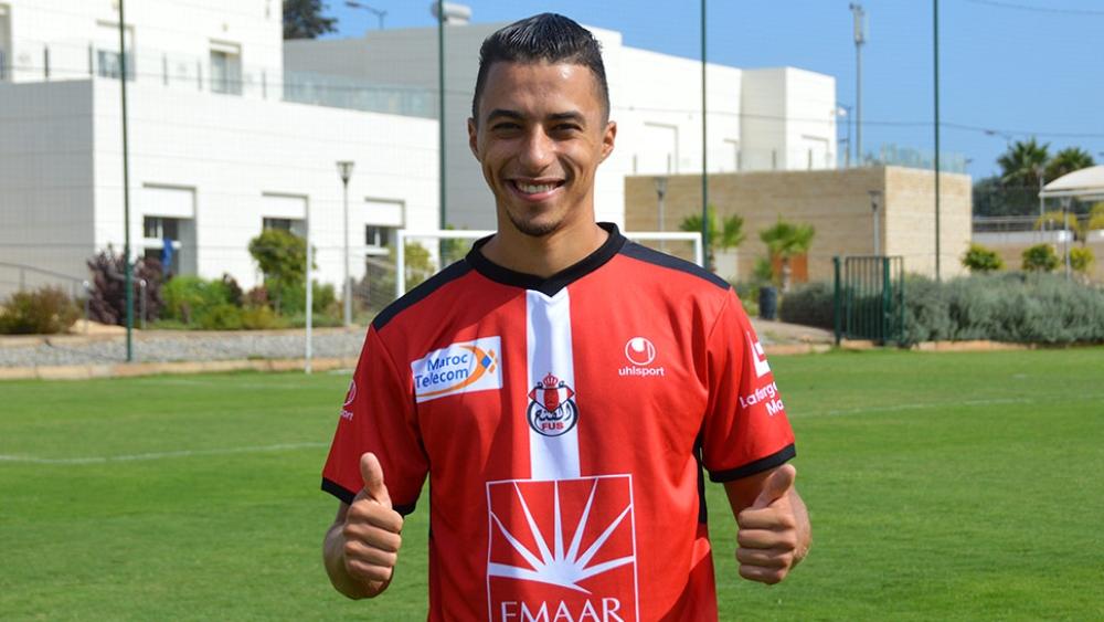 أنس العمراني يجري عملية جراحية ناجحة