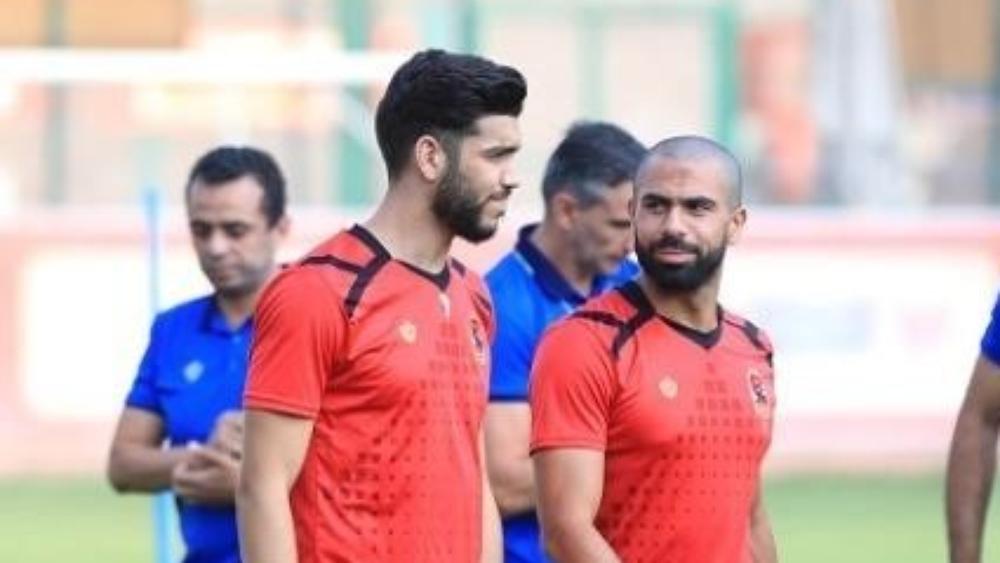 آزارو يُواصل تدريباته التأهيلية أملاً في عودة قريبة للأهلي