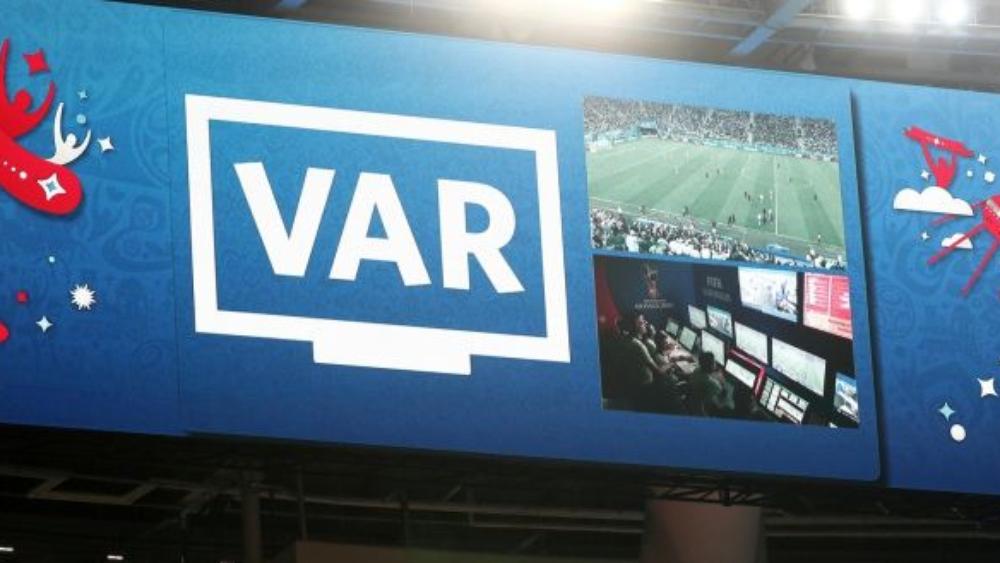 اعتماد "إيجابي" لتقنية الـ"VAR" في دوري الأبطال