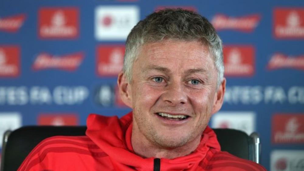 سولسكاير: سانشيز على بعد هدف من استعادة الثقة