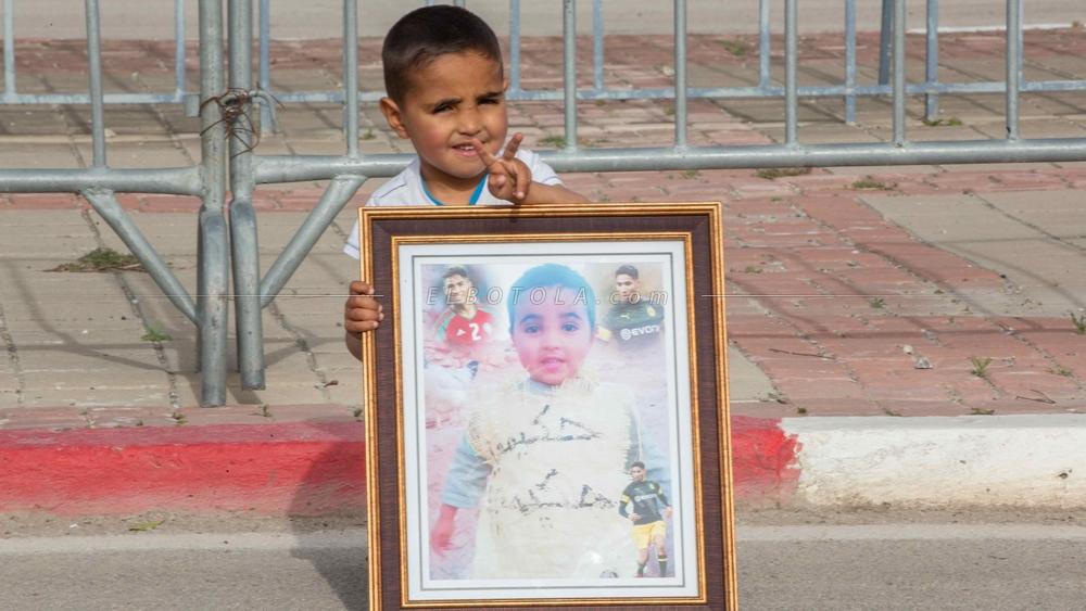 بابْتِسامةٍ وتِذكارٍ .. الطِّفل يوسف ينتظر "لقاء الحلم" مع أشرف حكيمي