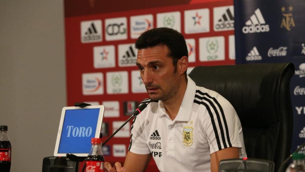 سكالوني: "النيبت من بين أفضل 5 مدافعين شاهدتهم في حياتي"