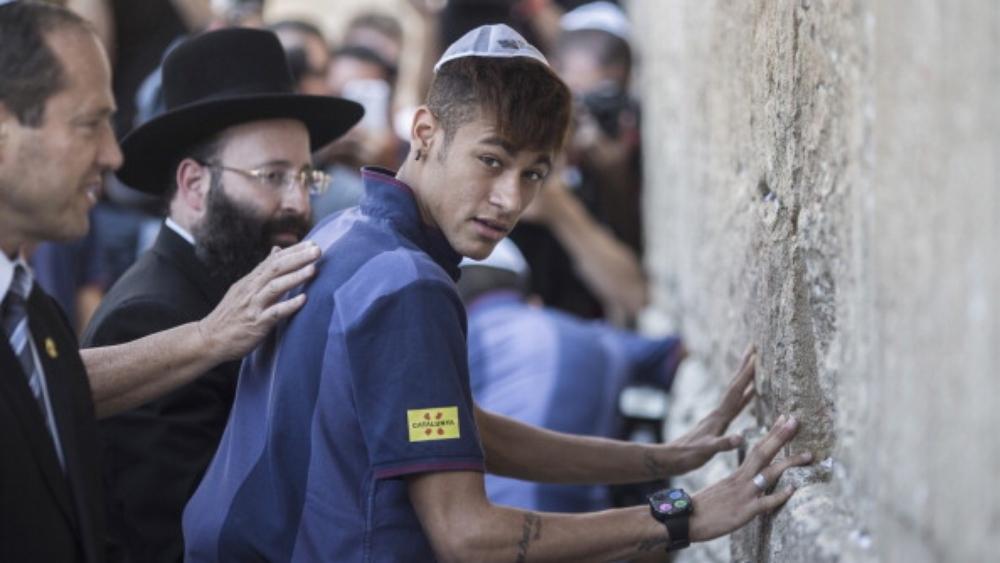 نيمار يستجيب لنتنياهو ويعده بزيارة الكيان الصهيوني