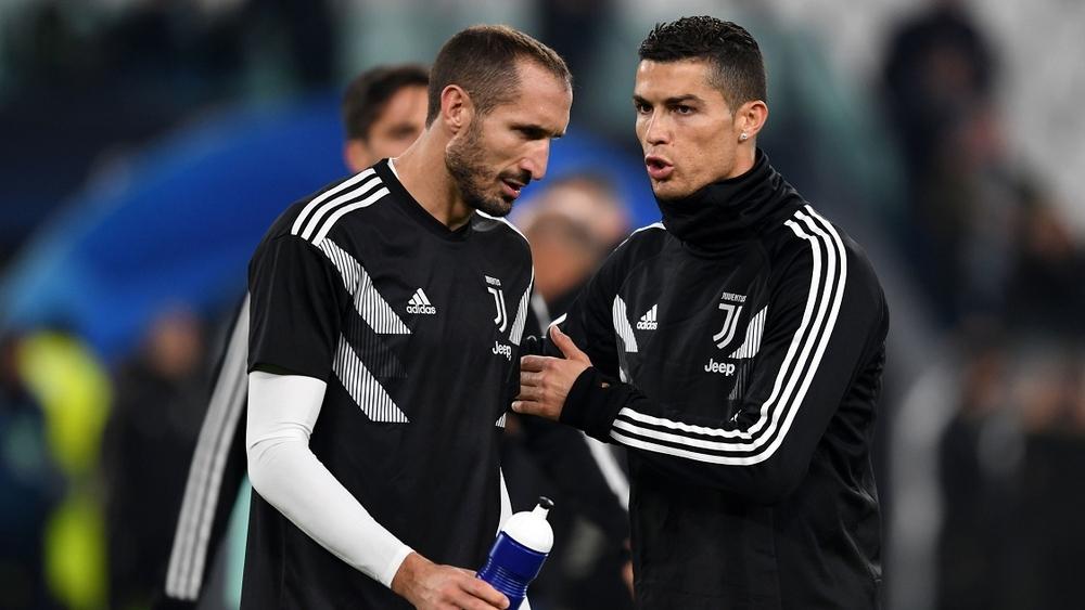 رسميا: كريستيانو حاضر أمام أياكس وكييليني يغيب