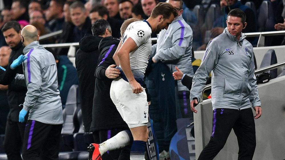 كين يتعهد بالعودة "أقوى" في انتظار الفحوصات لتحديد مدة غيابه