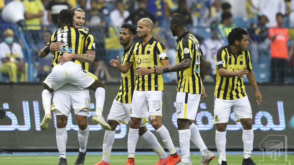 الاتحاد يُسقط النصر ويقدم هدية للهلال... بمشاركة 3 مغاربة في المباراة