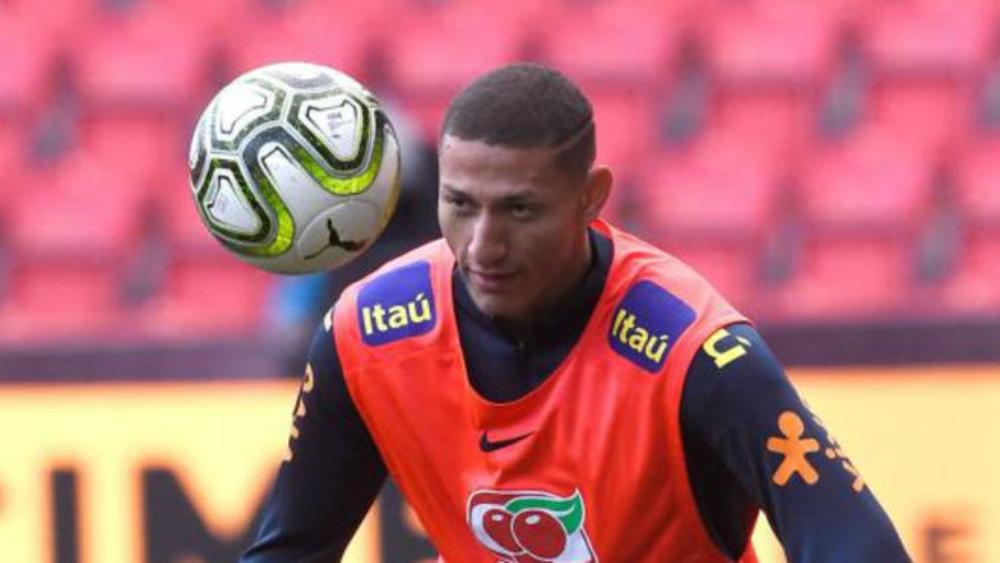 برشلونة يجدد اهتمامه ومفاوضاته مع مهاجم إيفرتون