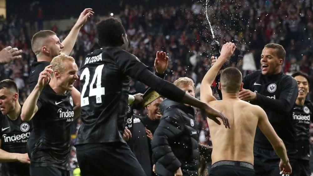 فرانكفورت يعلن نفاد تذاكر مباراته ضد تشيلسي