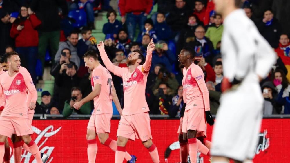 برشلونة يتخطى ألافيس ويصبح على بعد خطوة من اللقب