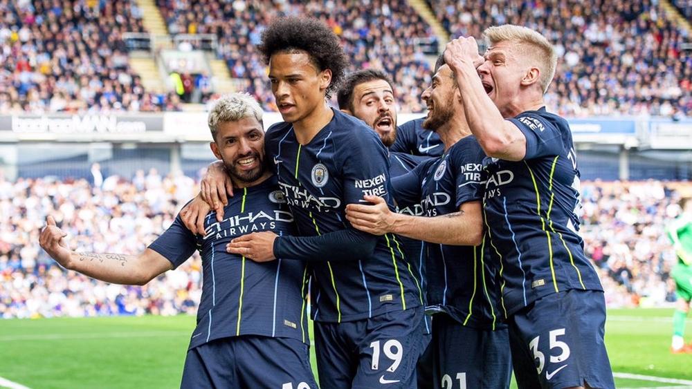 مانشستر سيتي ينتزع الصدارة مجددا من ليفربول