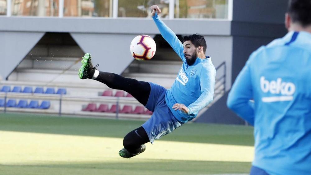 برشلونة يُنهي استعداداته للقاء القمة أمام ليفربول