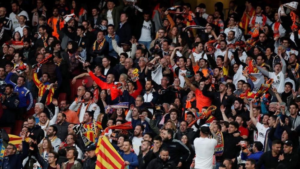 فالنسيا يتنصل من أصحاب إشارات النازية وأصوات القرود