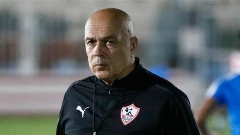 بعد صافرة نهاية "موقعة بركان"..مدرب الزمالك المصري يشيد بالحارس عمر صلاح في مستودع الملابس