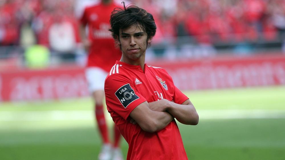 رسميا | جواو فيليكس (19 سنة) لاعبا جديدا لأتلتيكو مدريد مقابل أكثر من 120 مليون يورو!