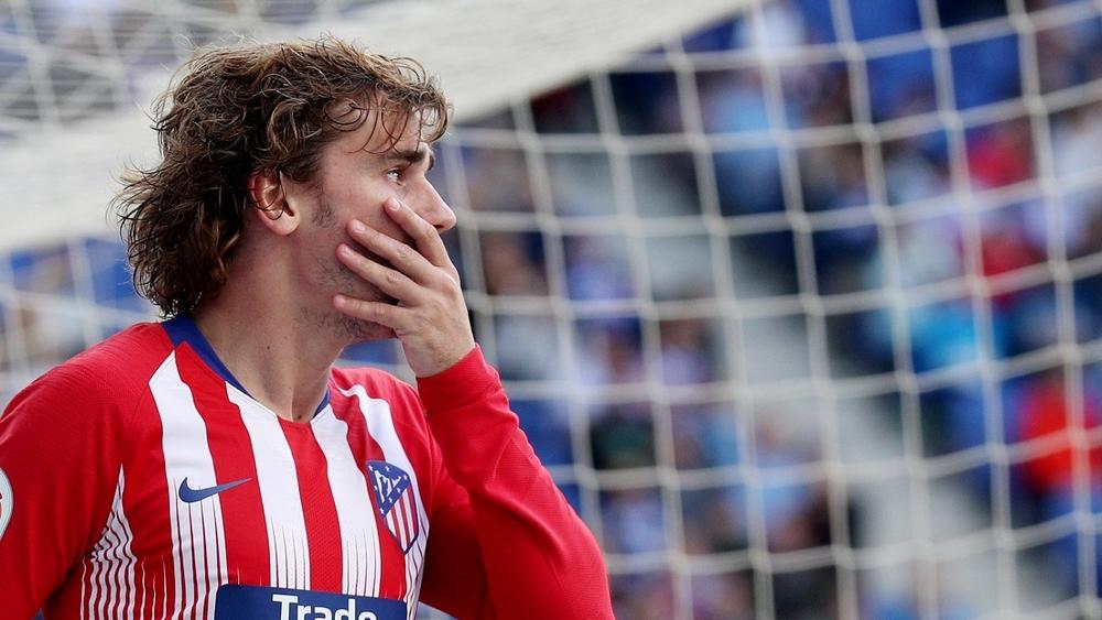 أتلتيكو مدريد يفاجئ برشلونة.. رغم حسم صفقة غريزمان النادي يطالب بالحصول على 200 مليون يورو!