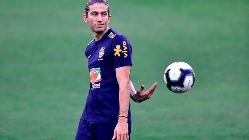 رسميًا | فيليبى لويس ينتقل إلى فلامينجو البرازيلي