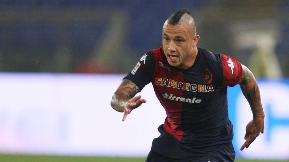 رسميا | ناينغولان يعود إلى نادي كالياري