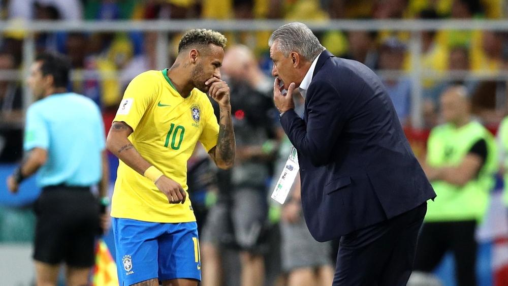 مدرب البرازيل يكشف ما قاله نيمار عن قرب انتقاله