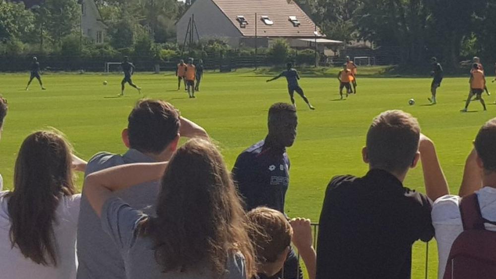 حمزة منديل يخوض أول حصة تدريبية بقميص ديجون