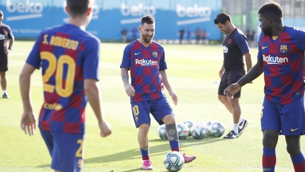 نبأ سار لأنصار برشلونة.. ميسي عاد للتداريب الجماعية