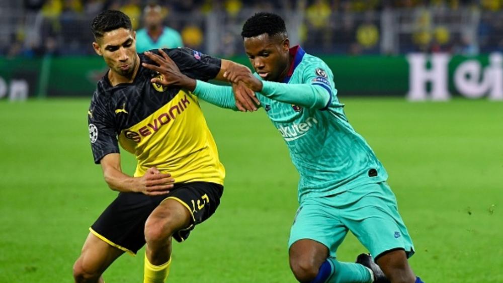 حكيمي يوجه رسالة لجماهير دورتموند بعد مباراة برشلونة