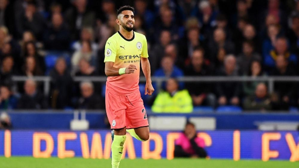 "لمعان" محرز يساعد مان سيتي على اجتياز عقبة ملعب إيفرتون