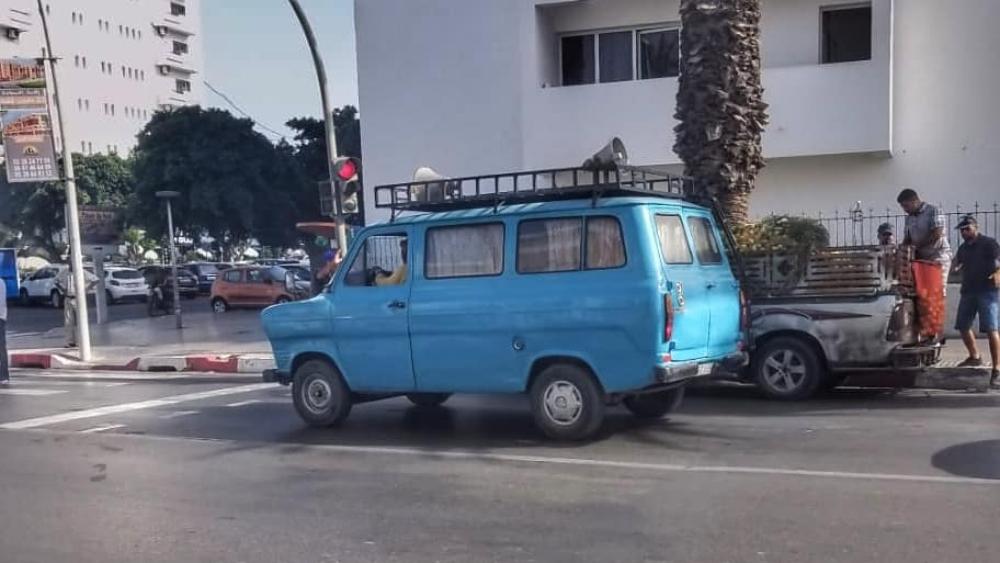 حسنية أكادير يُسوِّقُ لمباراته أمام جمعية سلا بـ"سيارة مُتهالكة" و"مُكبِّر للصوت كلاسيكي"