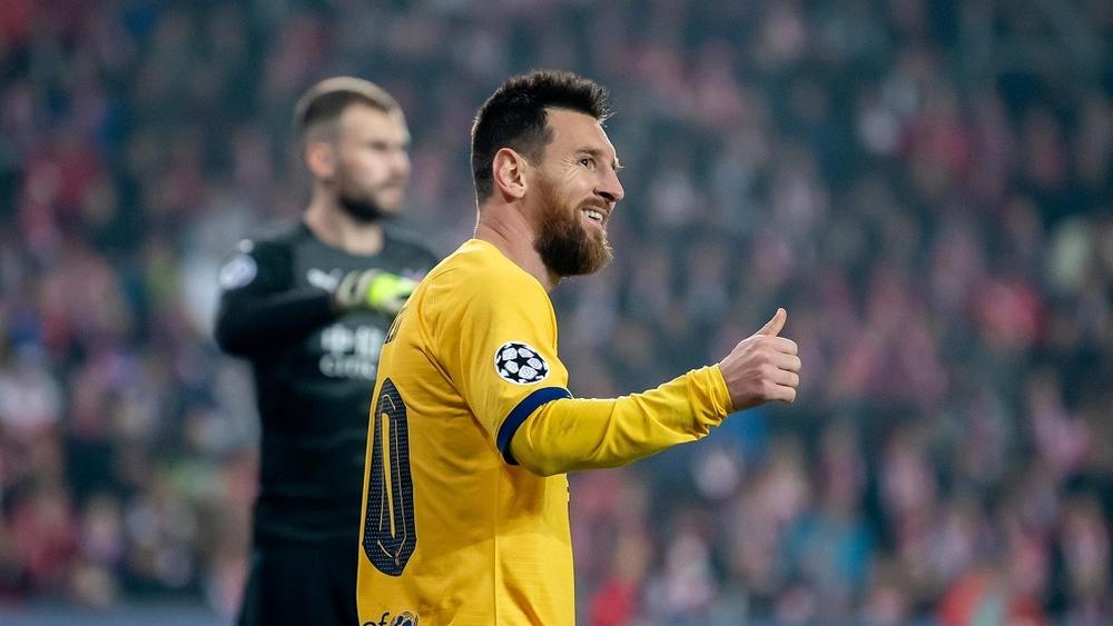 متفوقا على كريستيانو.. ميسي أول لاعب في تاريخ دوري أبطال أوروبا يسجل في 15 موسما متتاليا